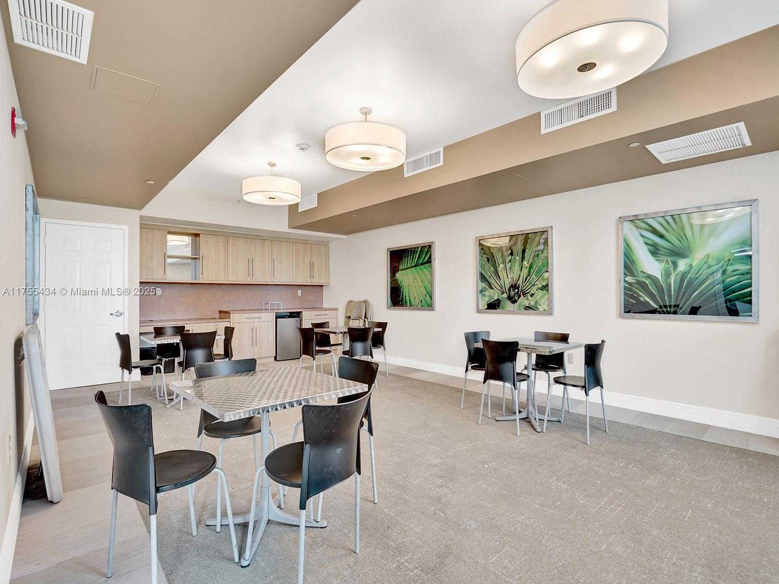 Small Image of 3000 Coral Wy, Coral Gables, FL 33145, USA Number 22