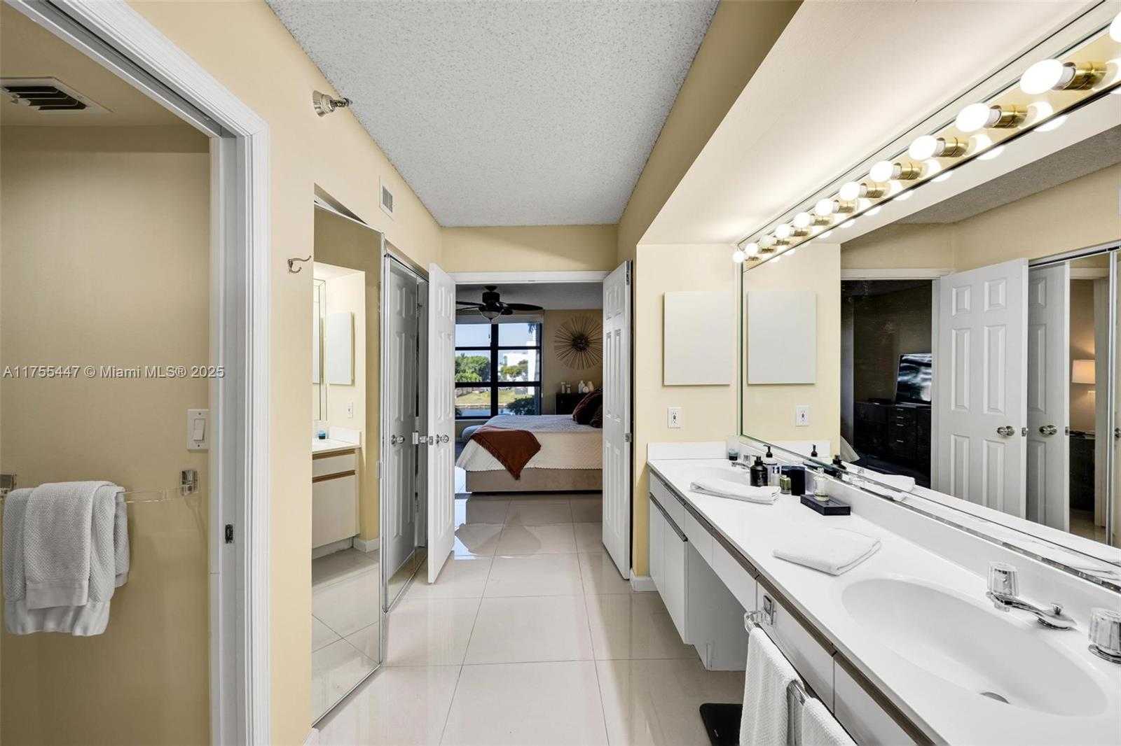 Small Image of 3530 MYSTIC POINTE DR #303, Aventura Number 10