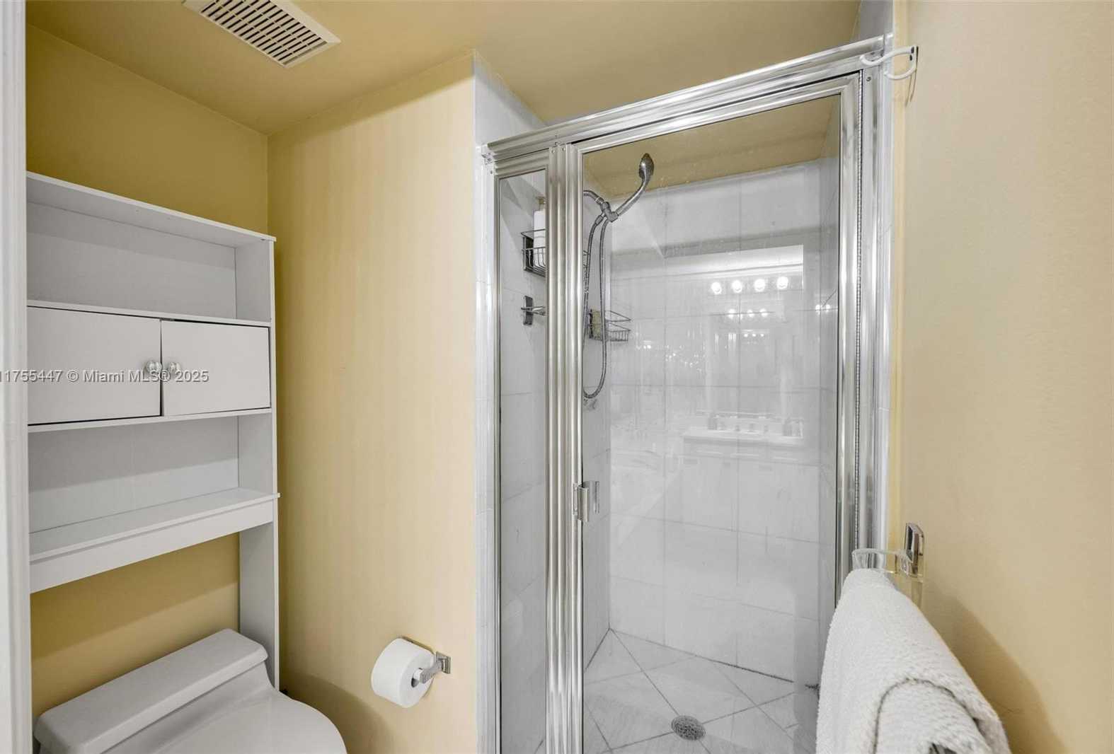 Small Image of 3530 MYSTIC POINTE DR #303, Aventura Number 11