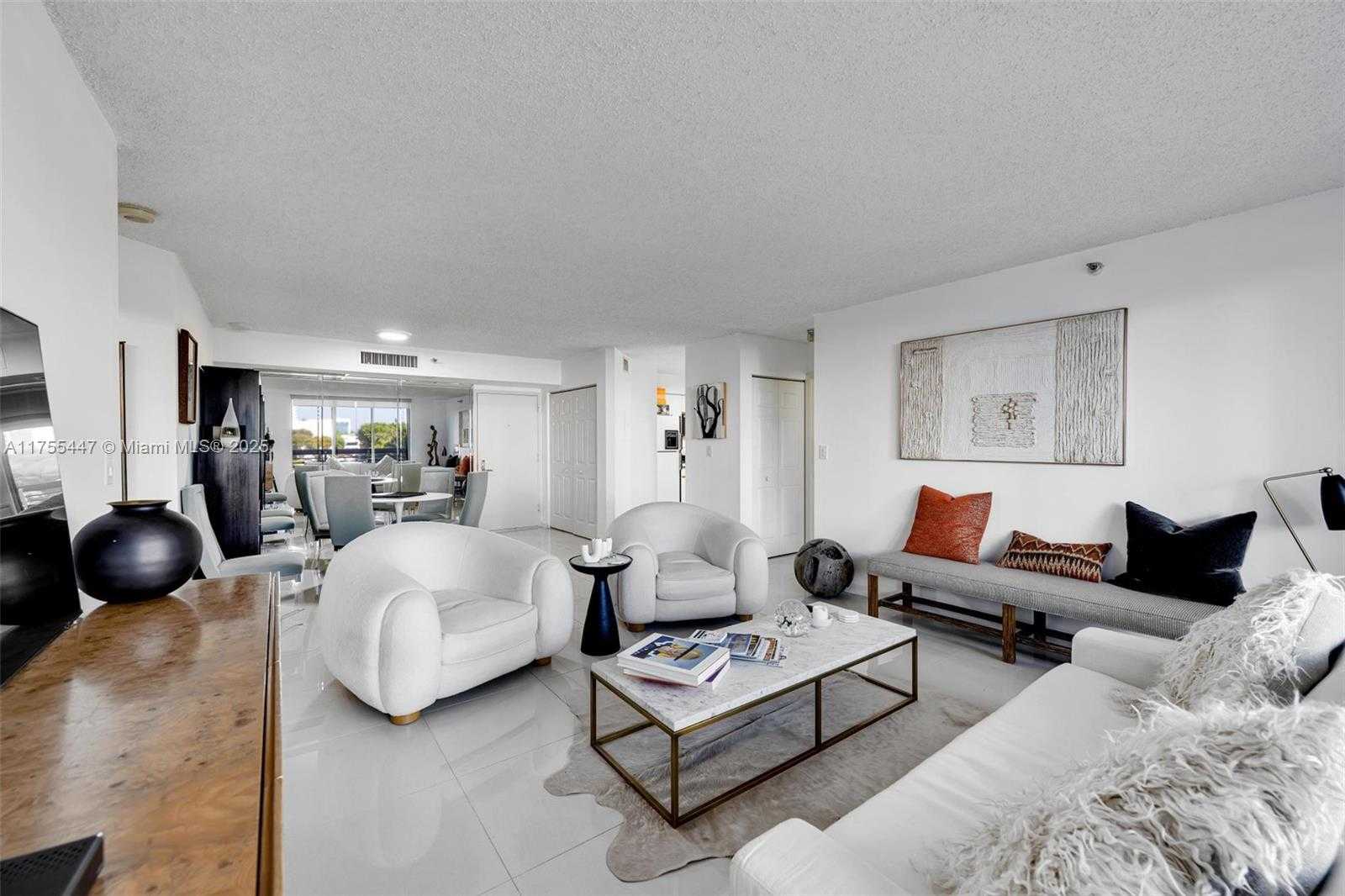 Small Image of 3530 MYSTIC POINTE DR #303, Aventura Number 14