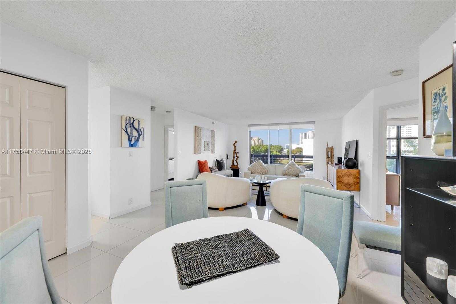Small Image of 3530 MYSTIC POINTE DR #303, Aventura Number 16