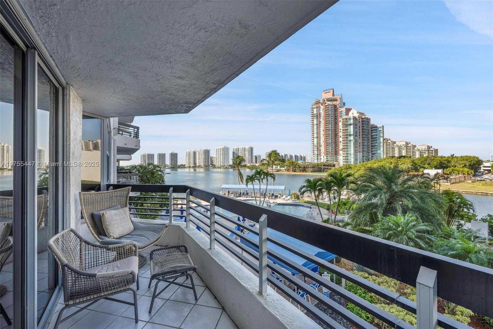 Small Image of 3530 MYSTIC POINTE DR #303, Aventura Number 18