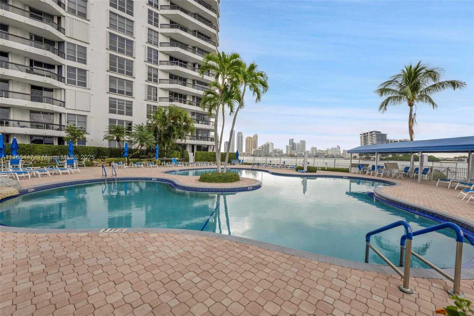 Small Image of 3530 MYSTIC POINTE DR #303, Aventura Number 23
