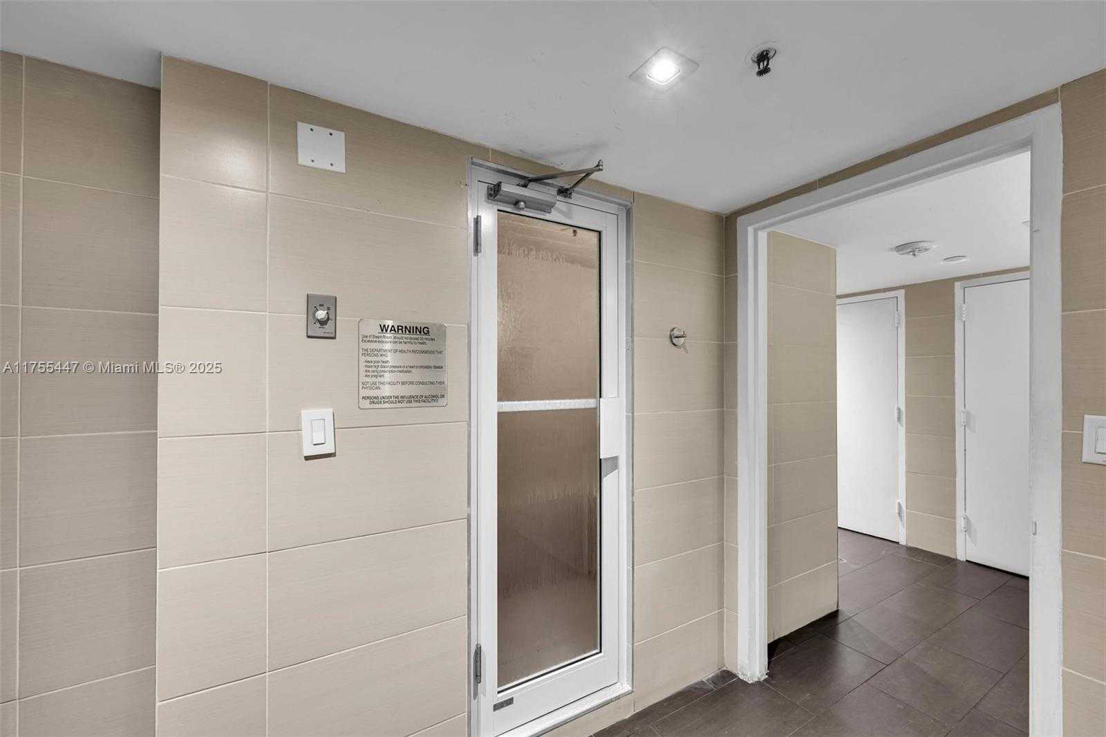 Small Image of 3530 MYSTIC POINTE DR #303, Aventura Number 28