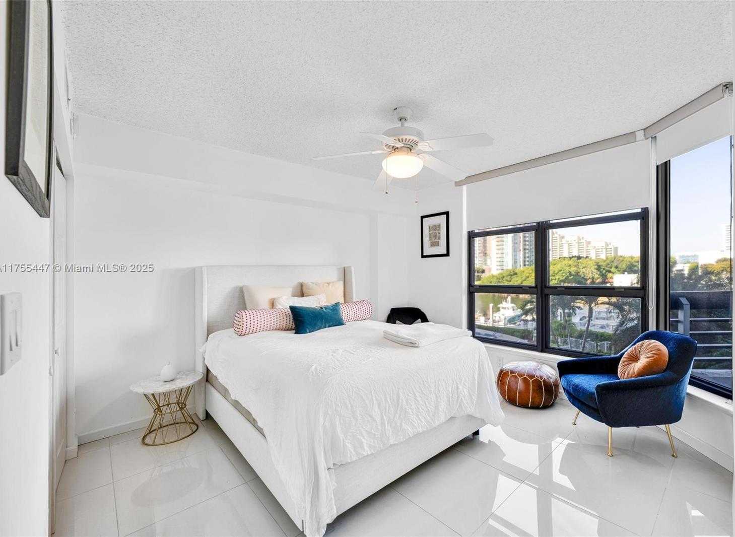 Small Image of 3530 MYSTIC POINTE DR #303, Aventura Number 3