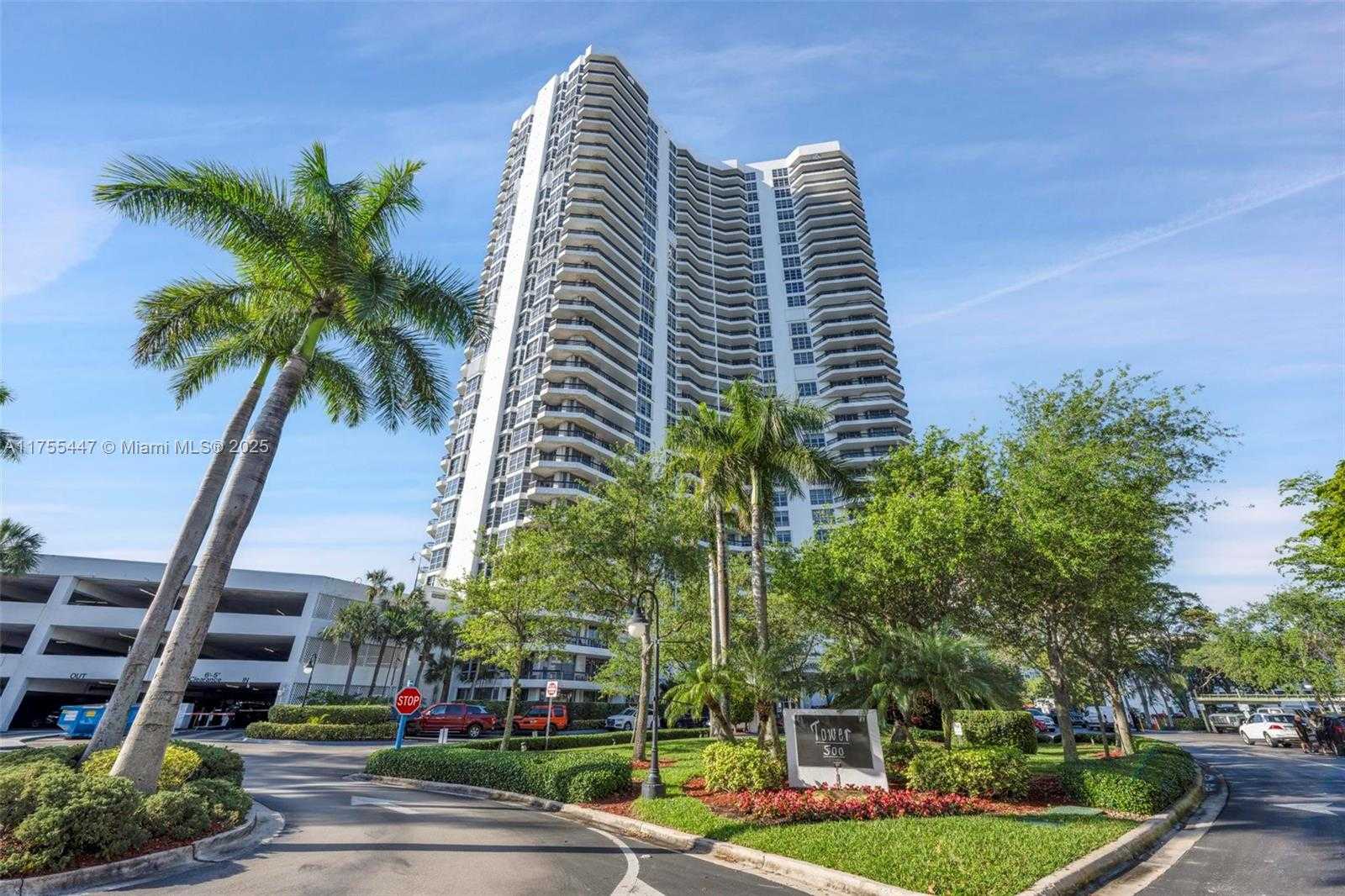 Small Image of 3530 MYSTIC POINTE DR #303, Aventura Number 31