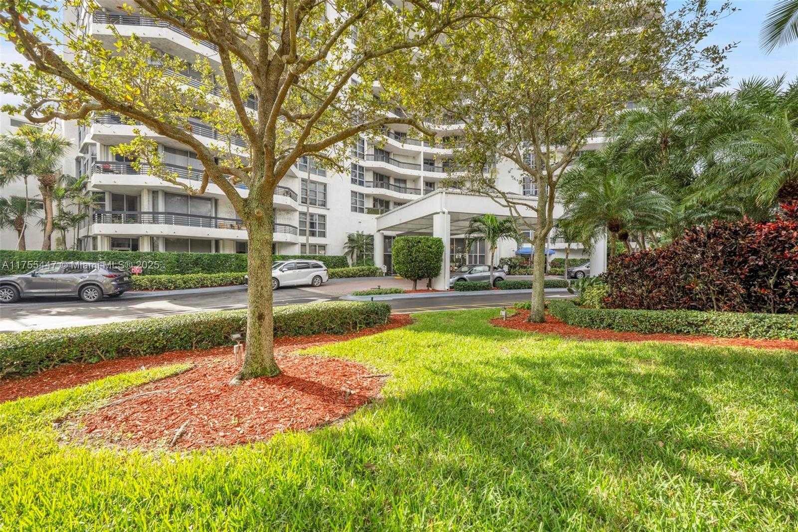 Small Image of 3530 MYSTIC POINTE DR #303, Aventura Number 32