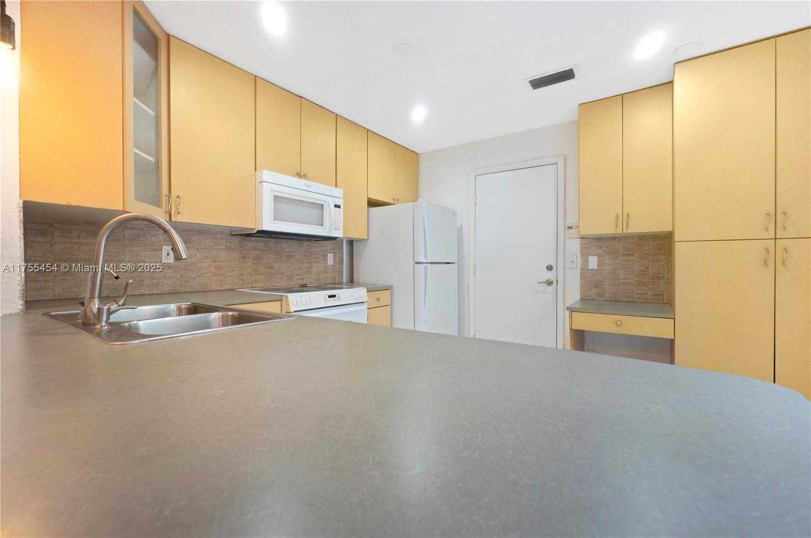 Small Image of 11066 LONG BOAT DR, Cooper City Number 5