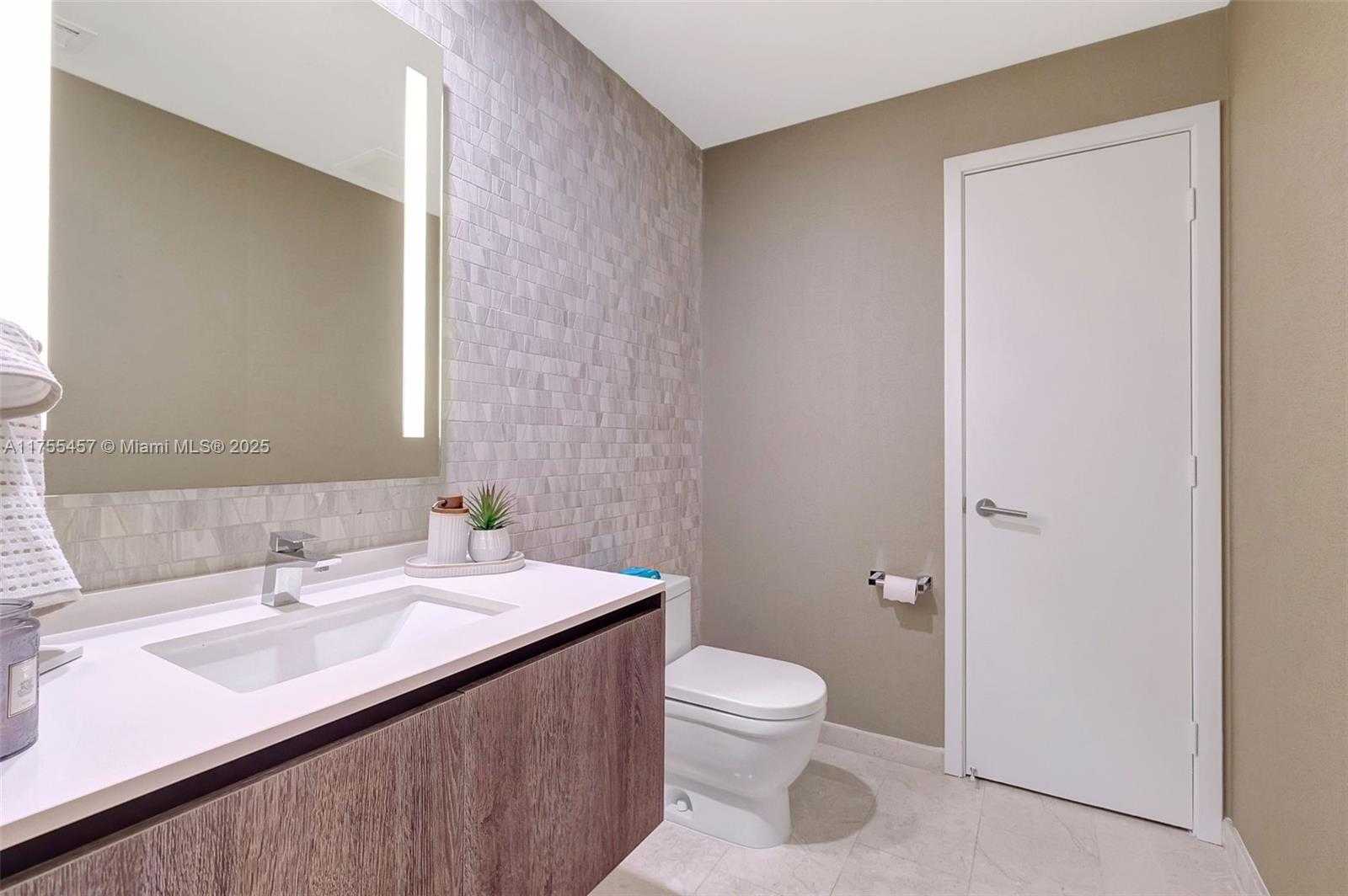Small Image of 88 SOUTH WEST 7TH ST #3003, Miami Number 21