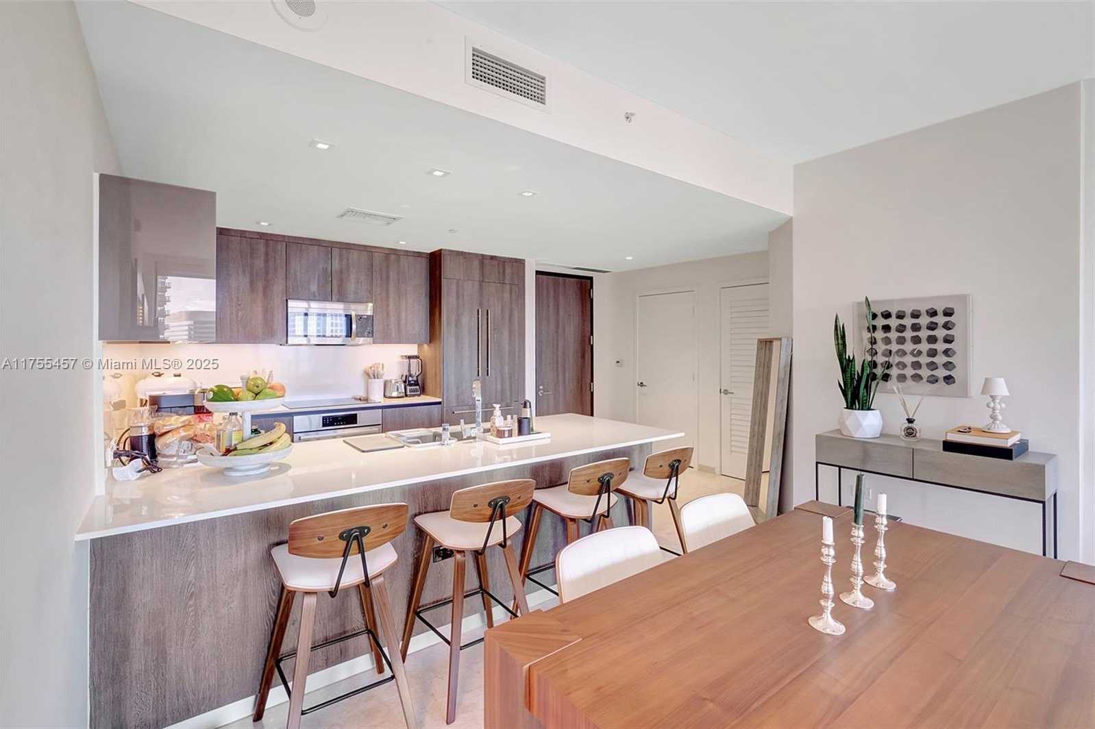 Small Image of 88 SOUTH WEST 7TH ST #3003, Miami Number 3