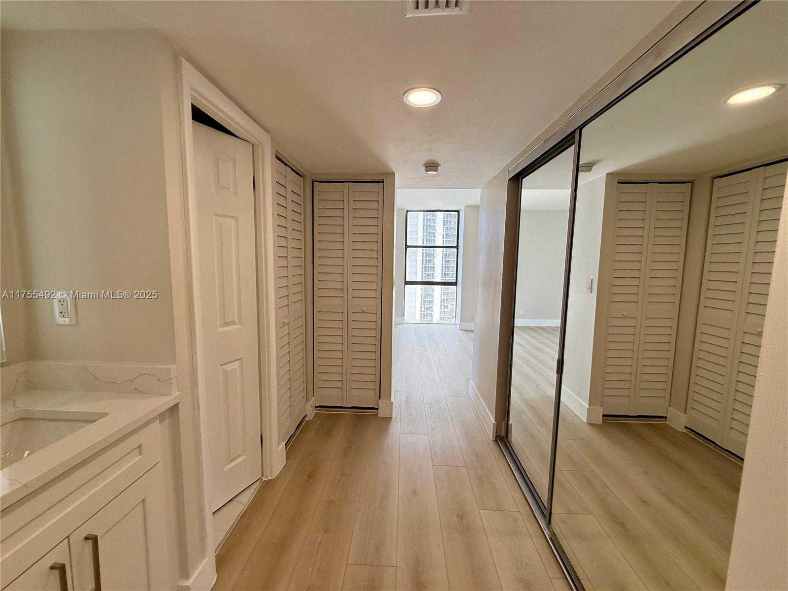Small Image of 20335 WEST COUNTRY CLUB DR #1203, Aventura Number 11