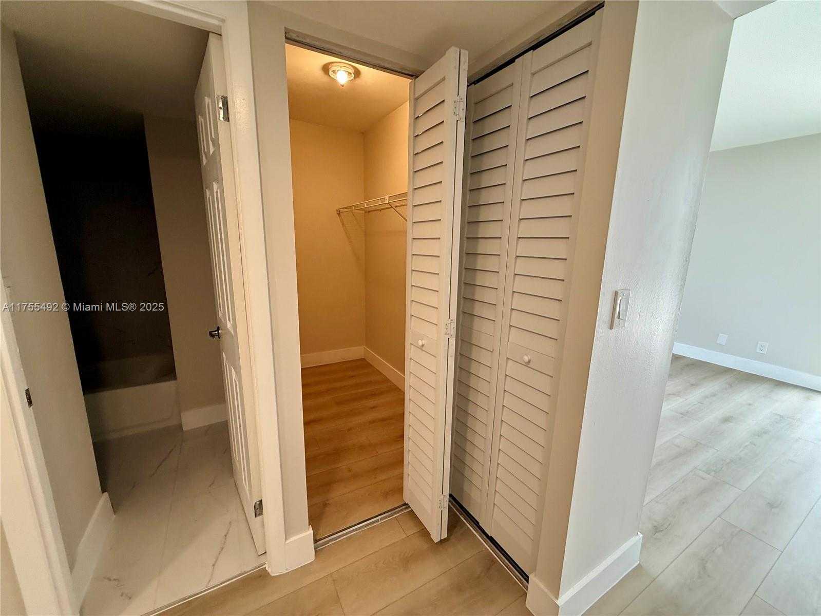 Small Image of 20335 WEST COUNTRY CLUB DR #1203, Aventura Number 15