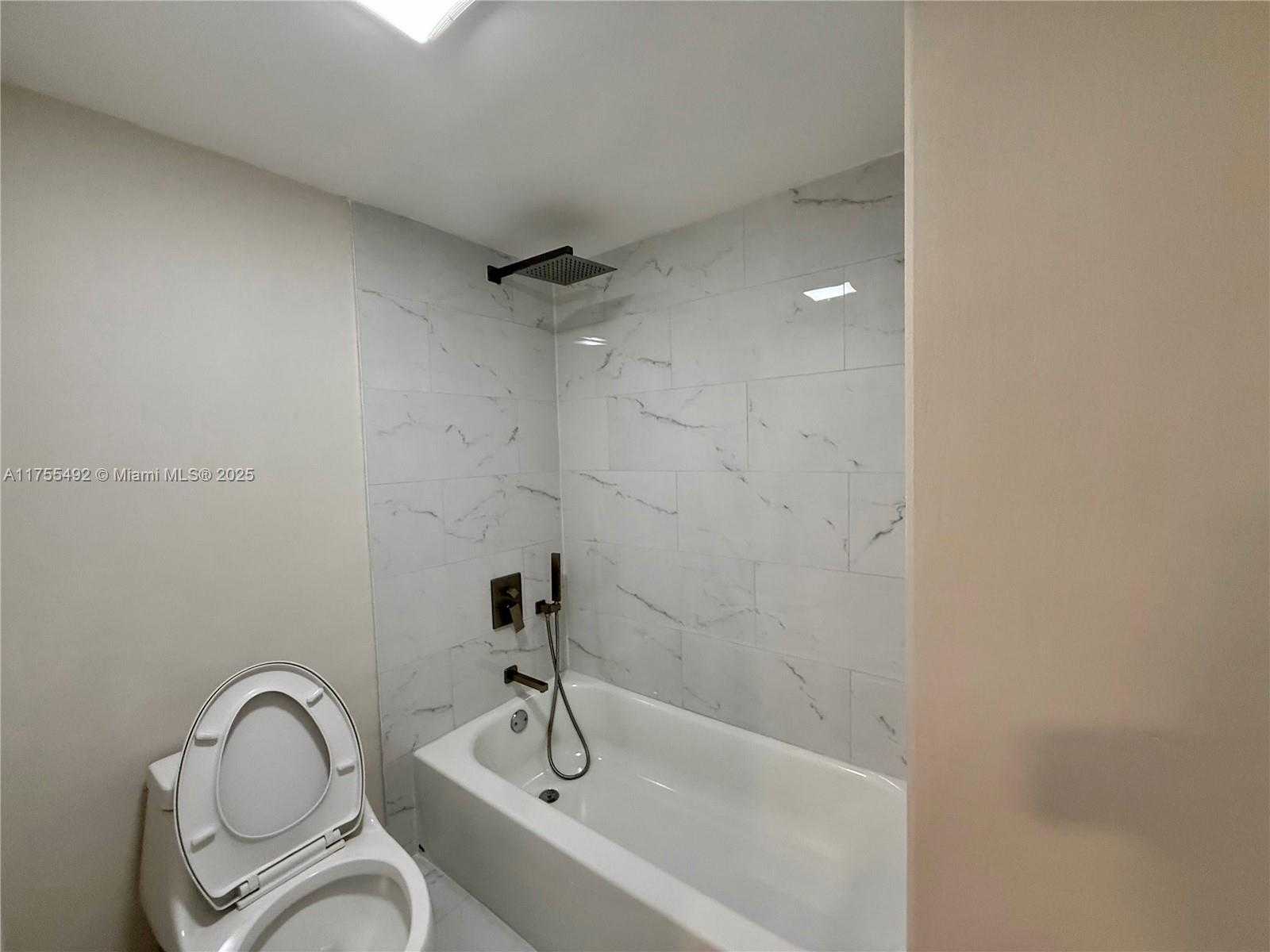 Small Image of 20335 WEST COUNTRY CLUB DR #1203, Aventura Number 16
