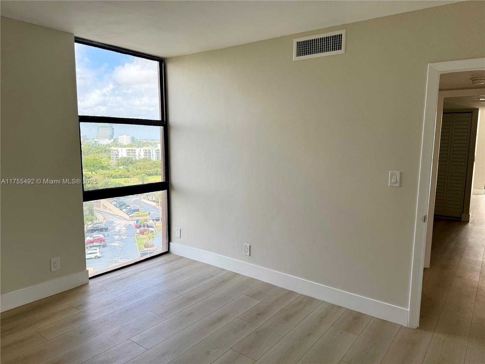 Small Image of 20335 WEST COUNTRY CLUB DR #1203, Aventura Number 19