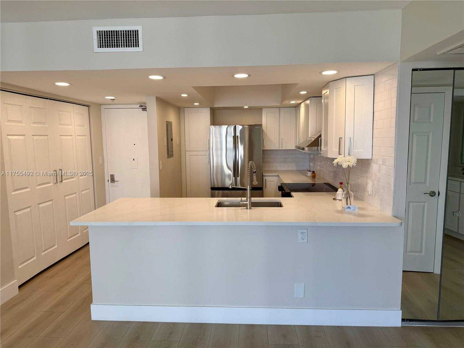 Small Image of 20335 WEST COUNTRY CLUB DR #1203, Aventura Number 2