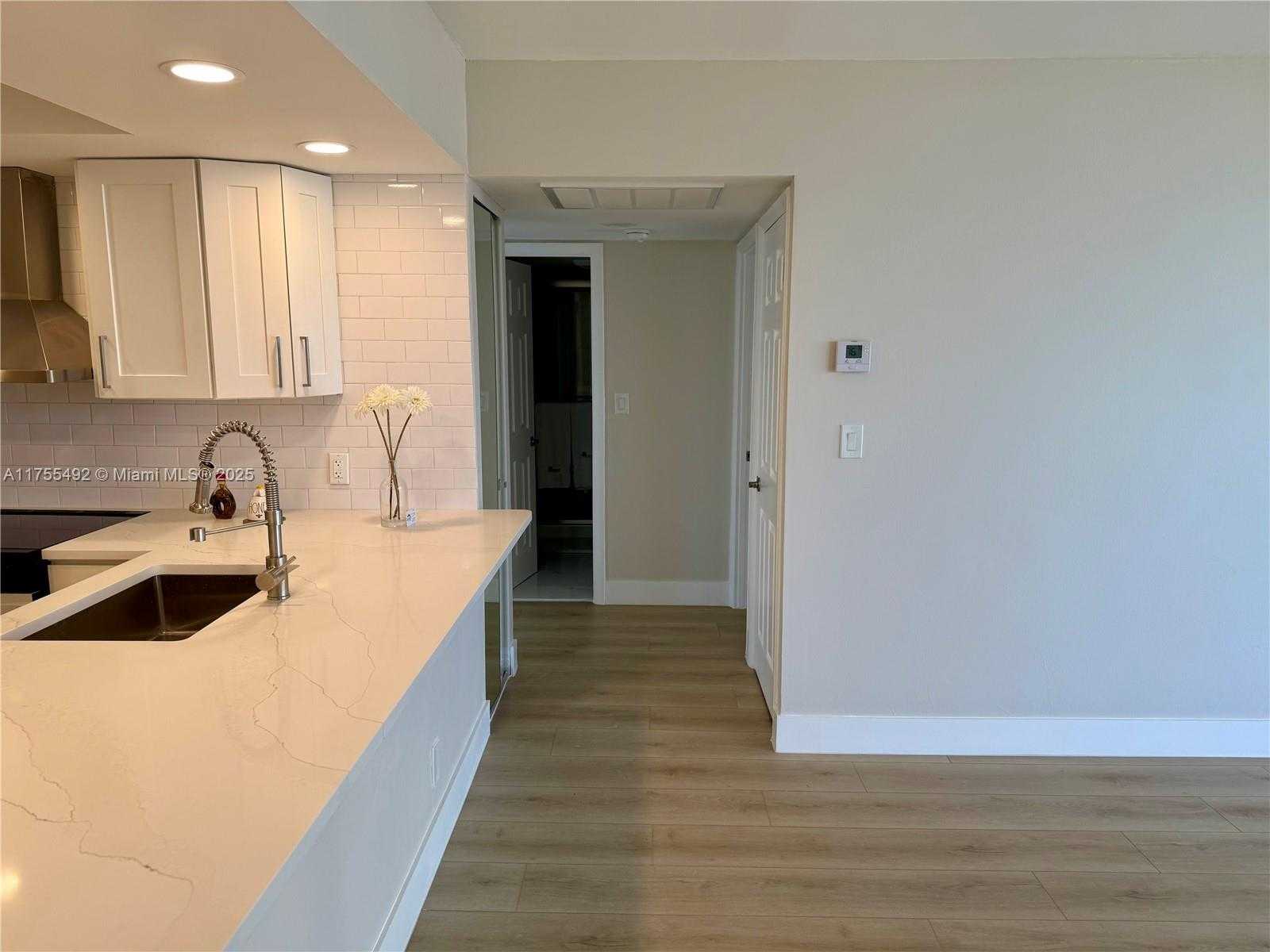 Small Image of 20335 WEST COUNTRY CLUB DR #1203, Aventura Number 4