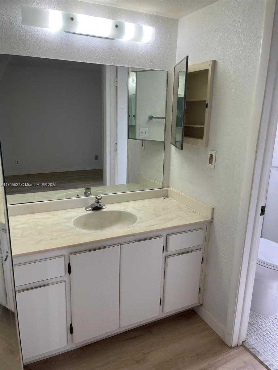 Small Image of 6351 N UNIVERSITY DR #324, Tamarac Number 10