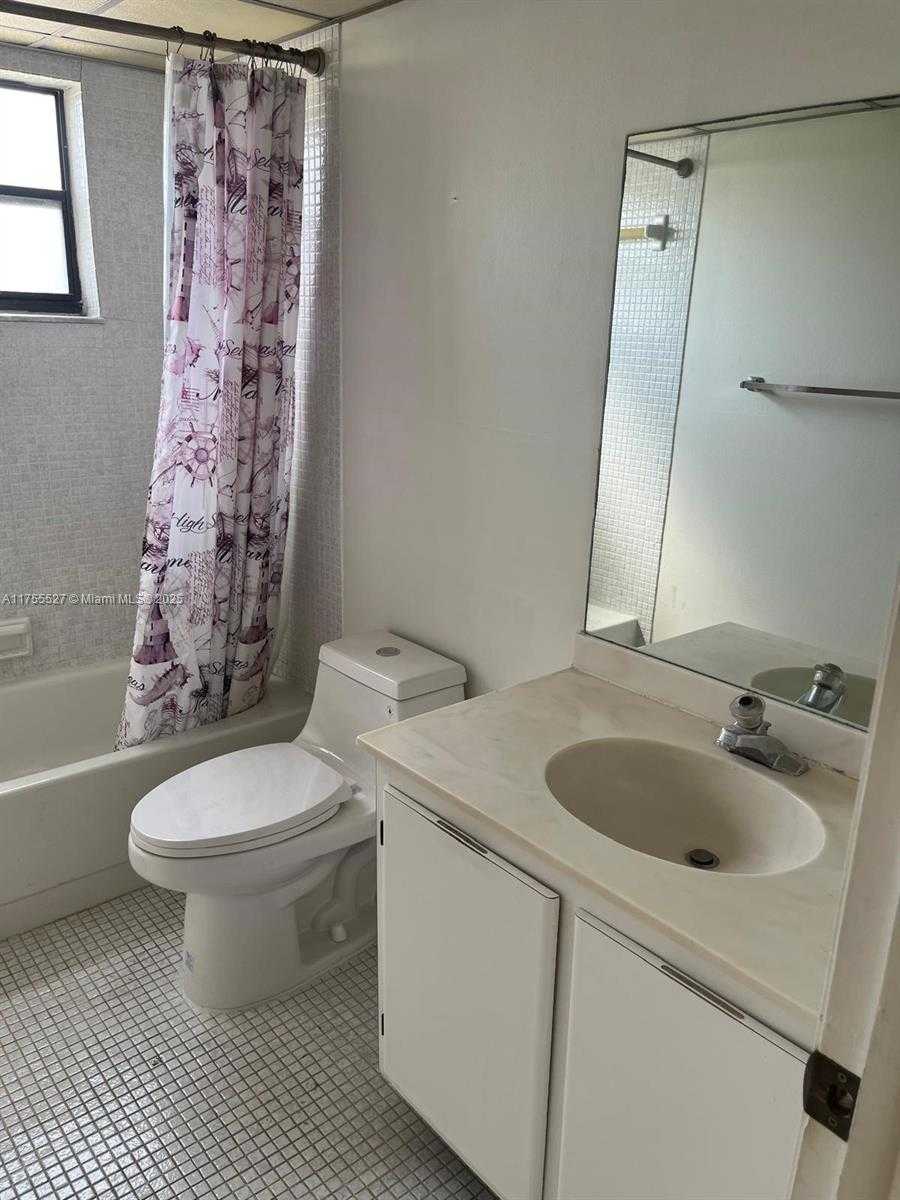 Small Image of 6351 N UNIVERSITY DR #324, Tamarac Number 13