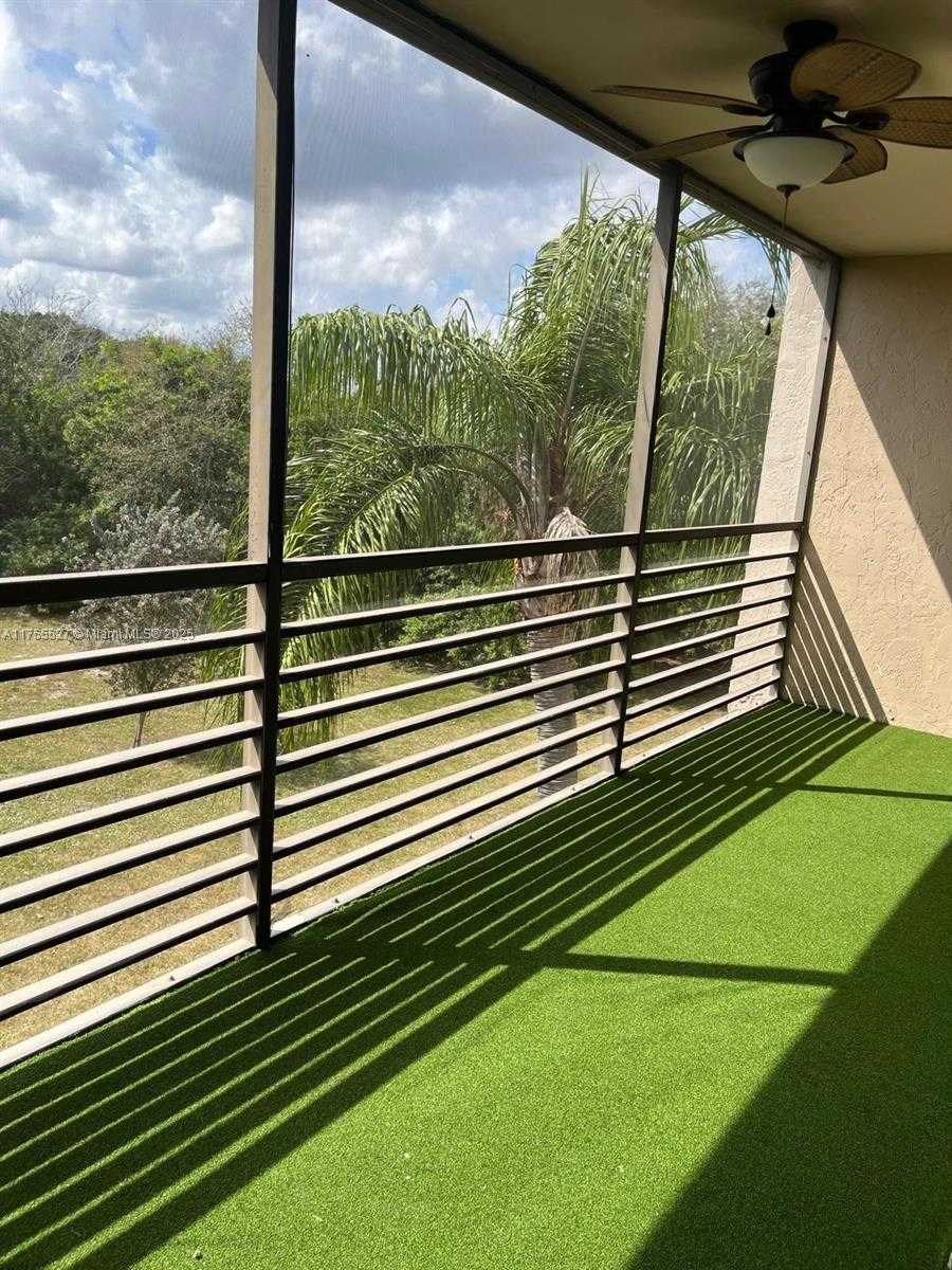 Small Image of 6351 N UNIVERSITY DR #324, Tamarac Number 16