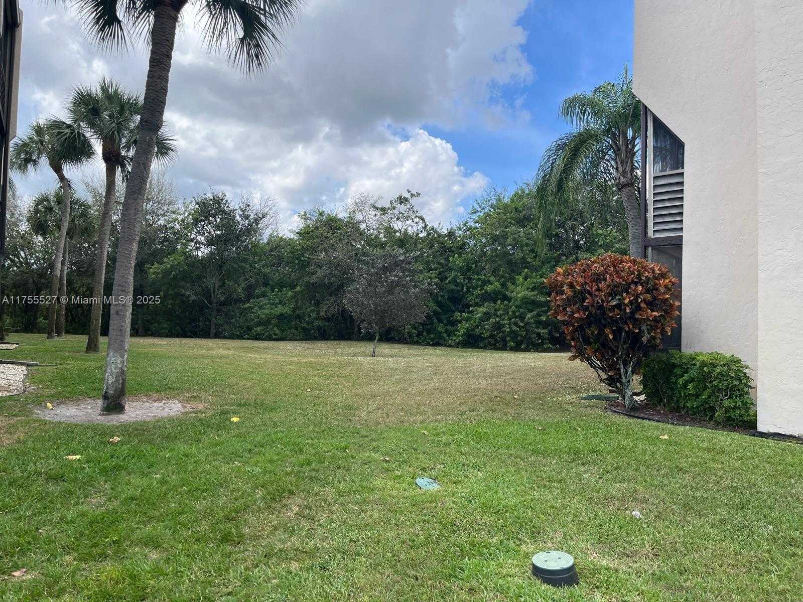 Small Image of 6351 N UNIVERSITY DR #324, Tamarac Number 17