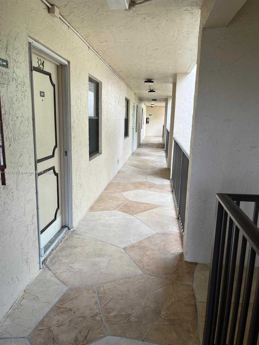 Small Image of 6351 N UNIVERSITY DR #324, Tamarac Number 3