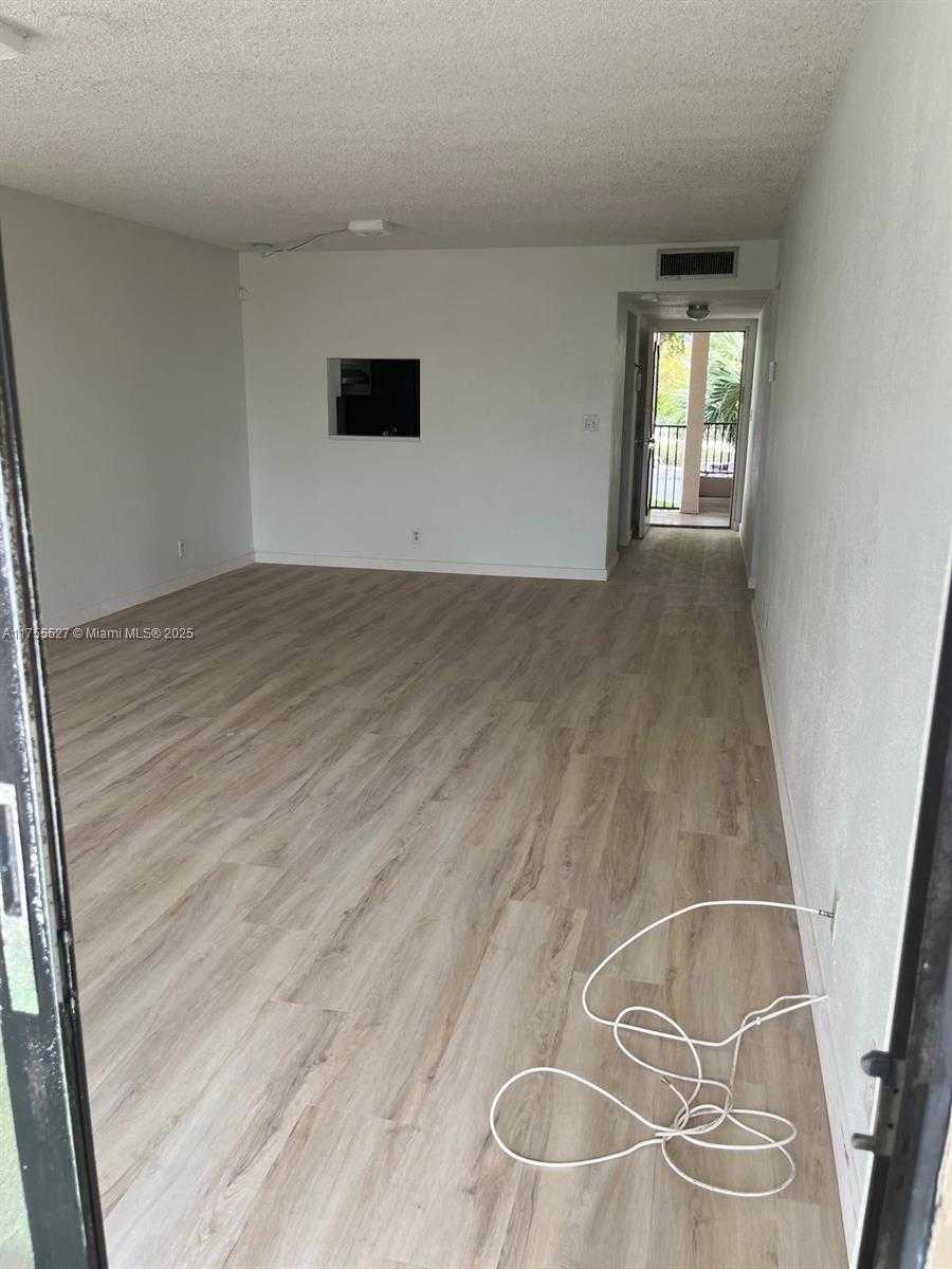 Small Image of 6351 N UNIVERSITY DR #324, Tamarac Number 6