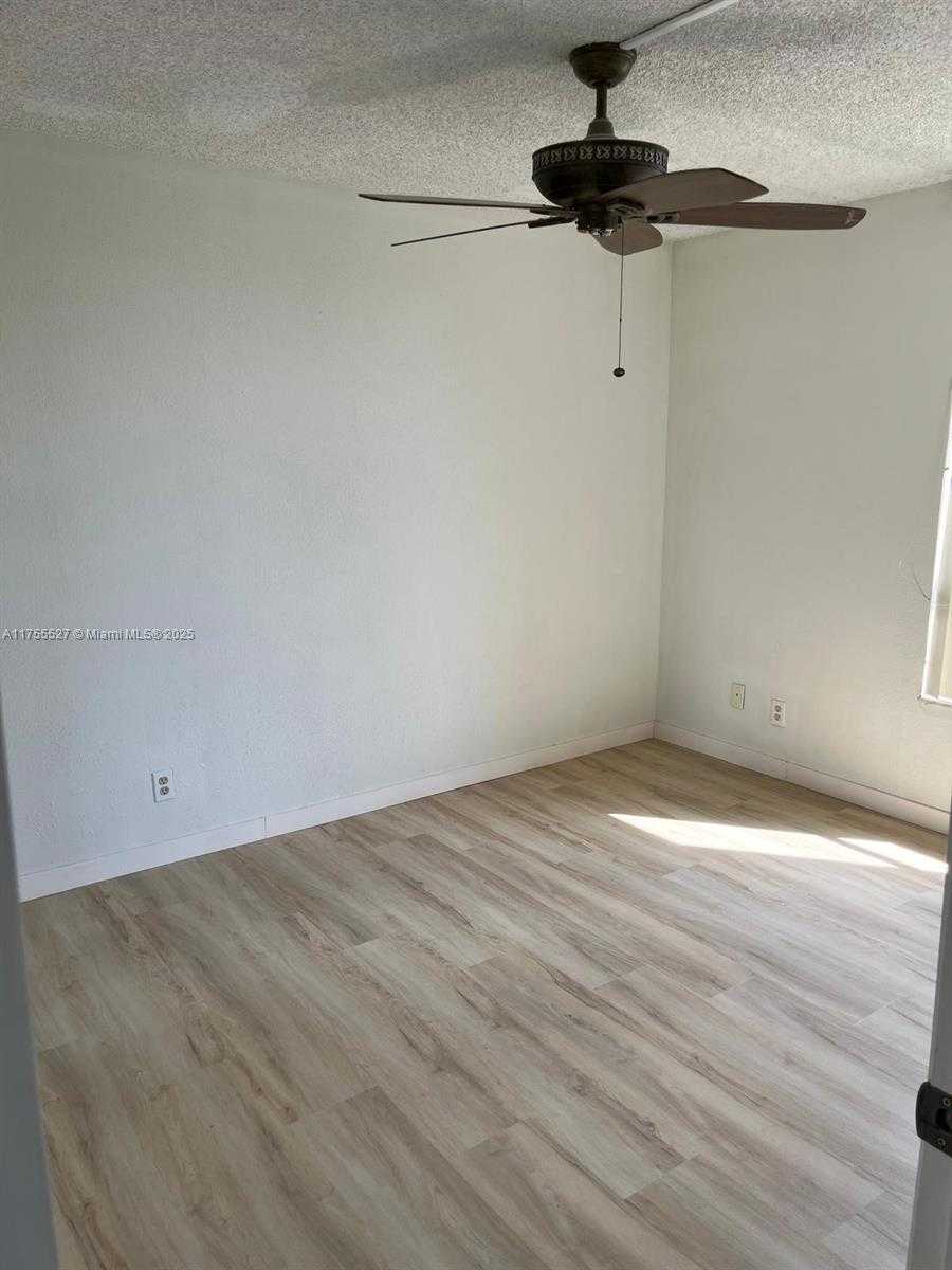 Small Image of 6351 N UNIVERSITY DR #324, Tamarac Number 9