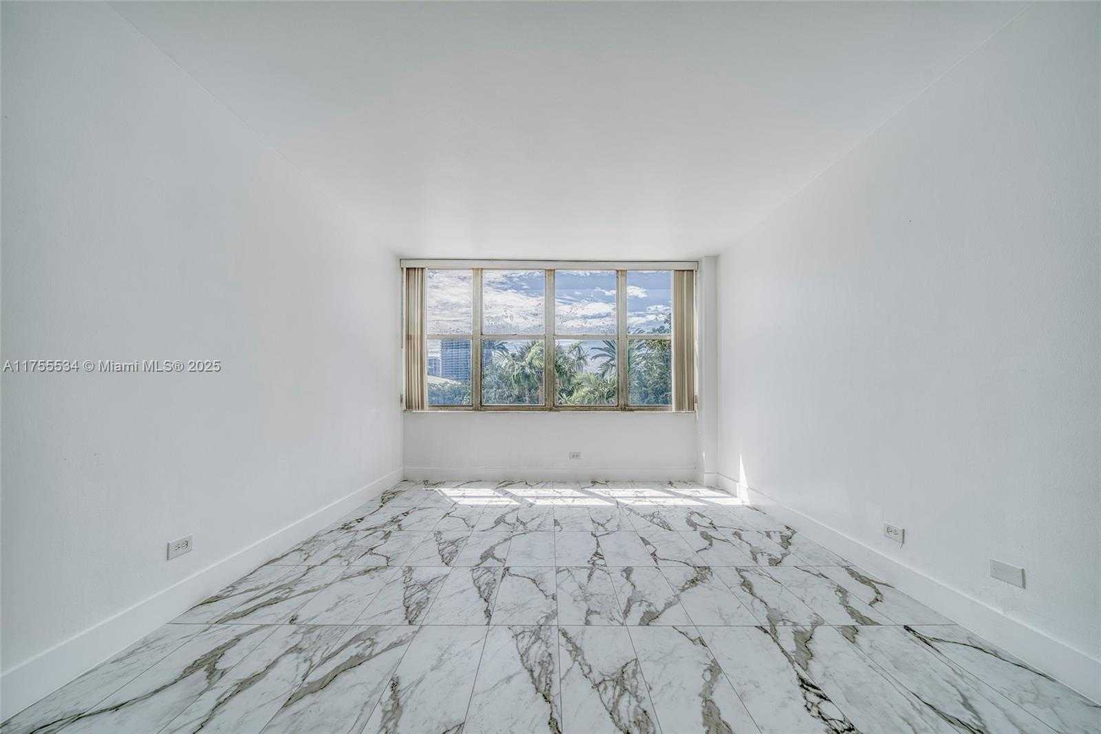 Small Image of 7441 WAYNE AVE #2L, Miami Beach Number 18