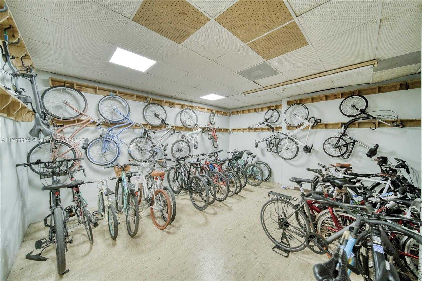 Small Image of 7441 WAYNE AVE #2L, Miami Beach Number 25