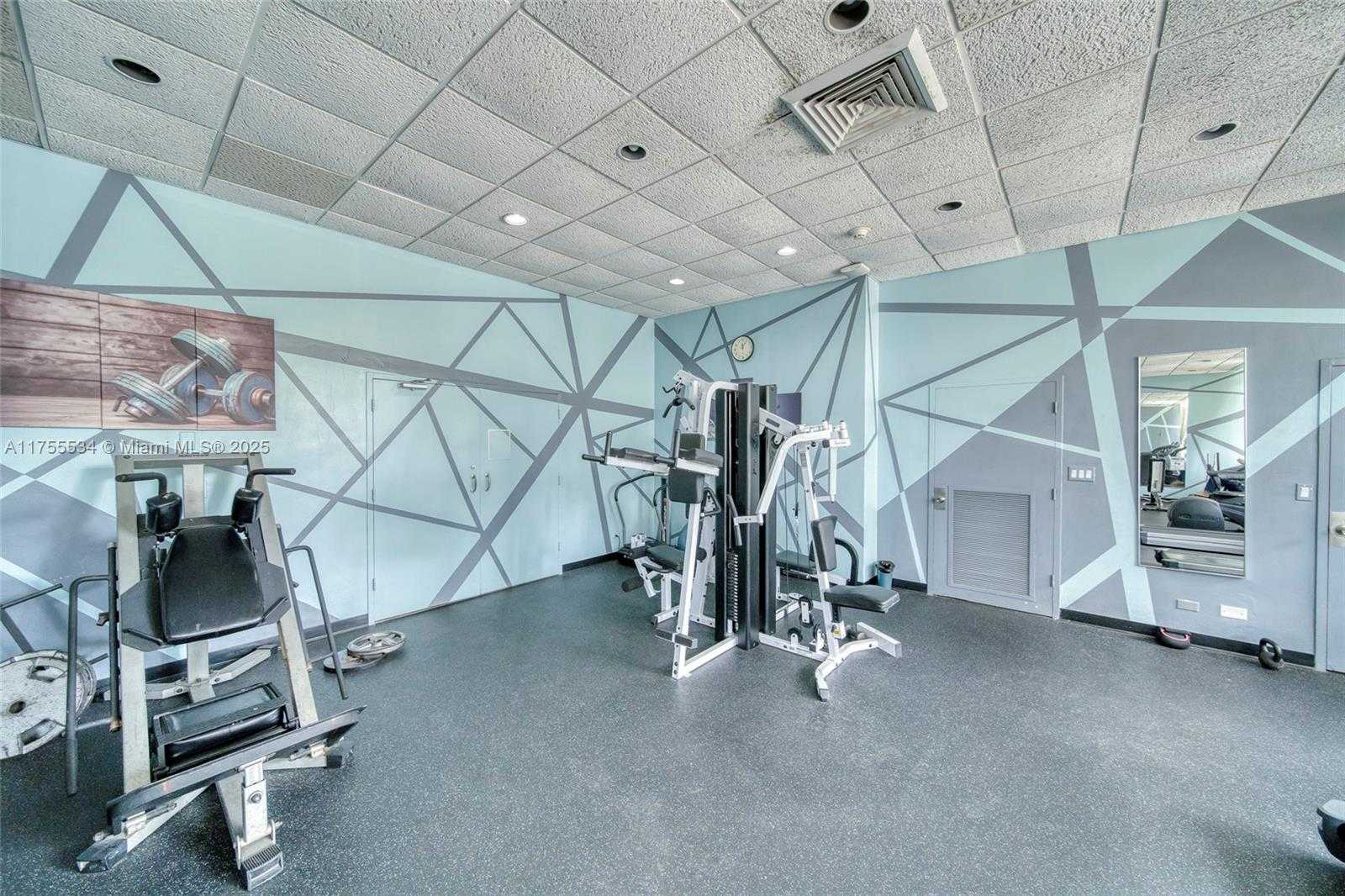 Small Image of 7441 WAYNE AVE #2L, Miami Beach Number 27