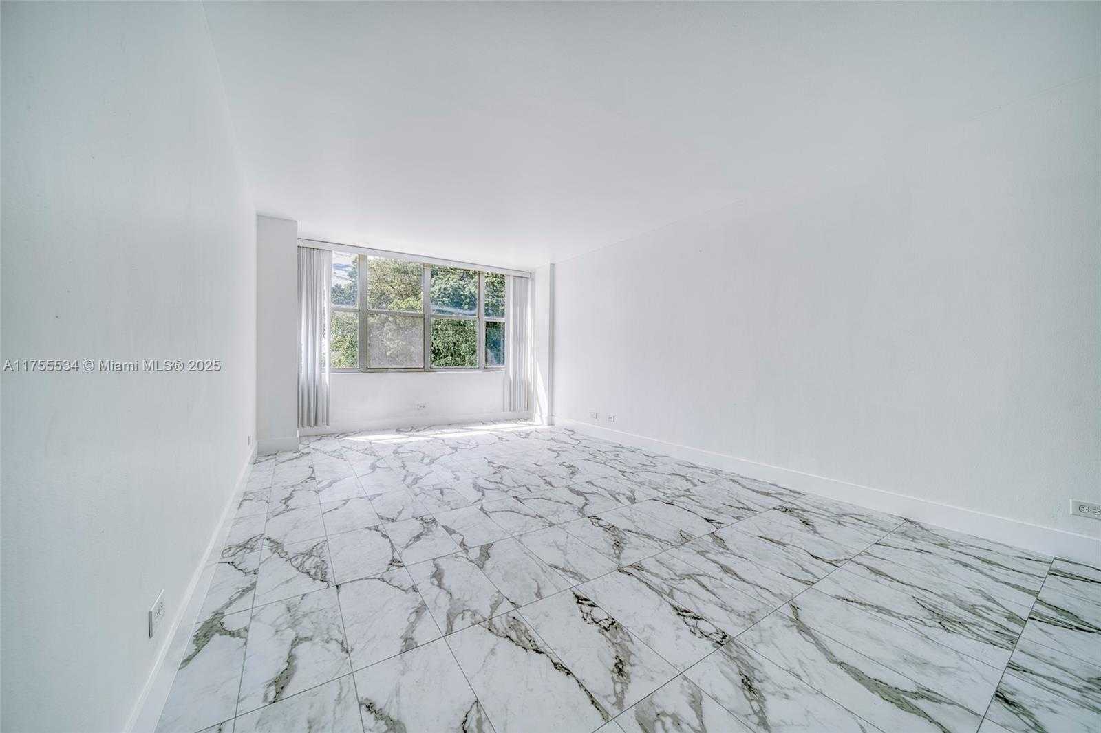 Small Image of 7441 WAYNE AVE #2L, Miami Beach Number 9