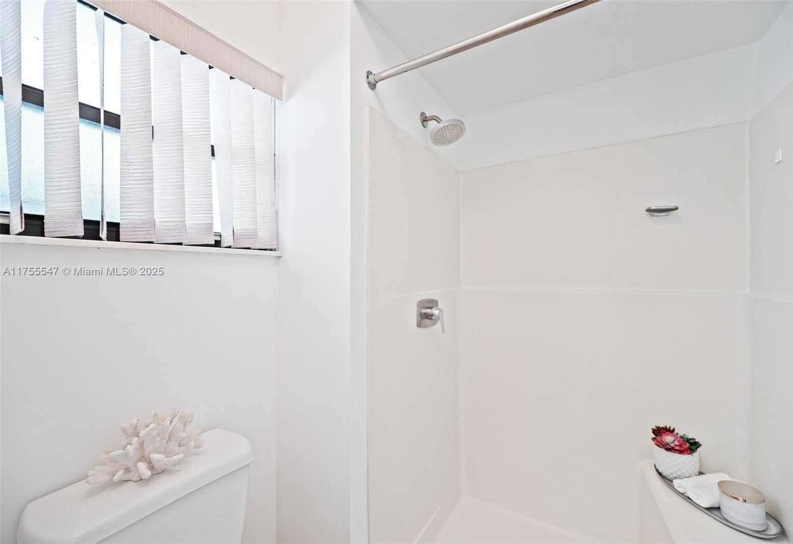 Small Image of 16408 BRIDGE END RD, Miami Lakes Number 19