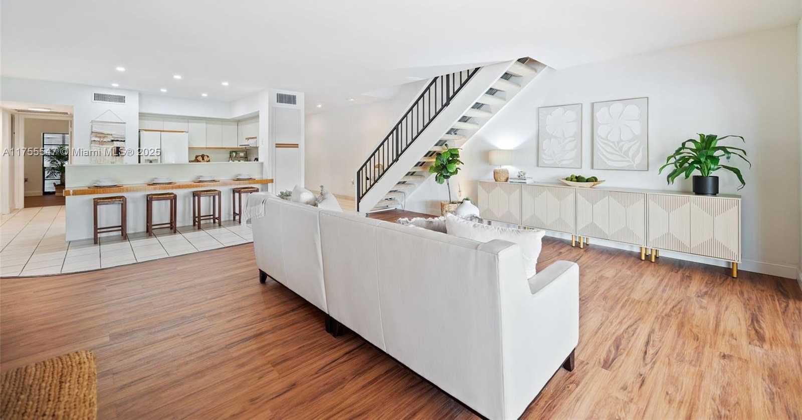 Small Image of 16408 BRIDGE END RD, Miami Lakes Number 2