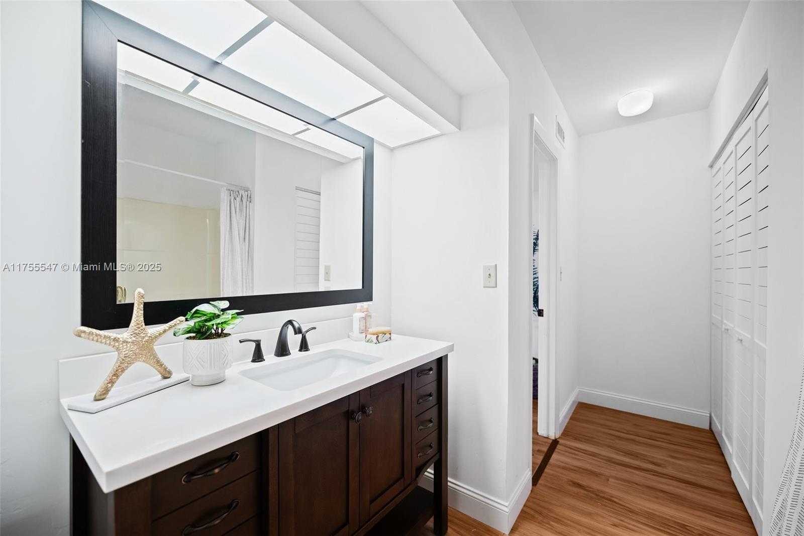 Small Image of 16408 BRIDGE END RD, Miami Lakes Number 22