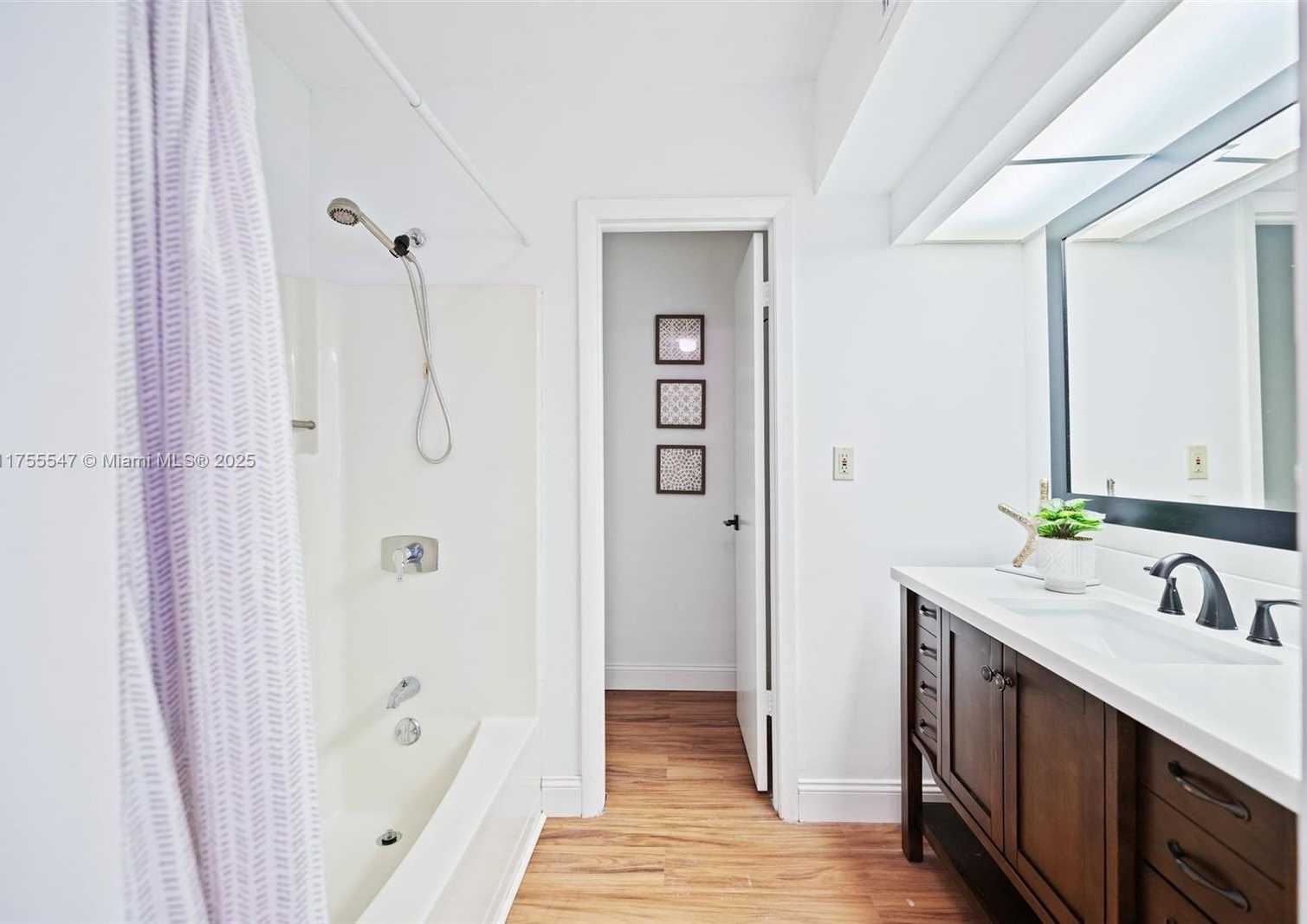 Small Image of 16408 BRIDGE END RD, Miami Lakes Number 24