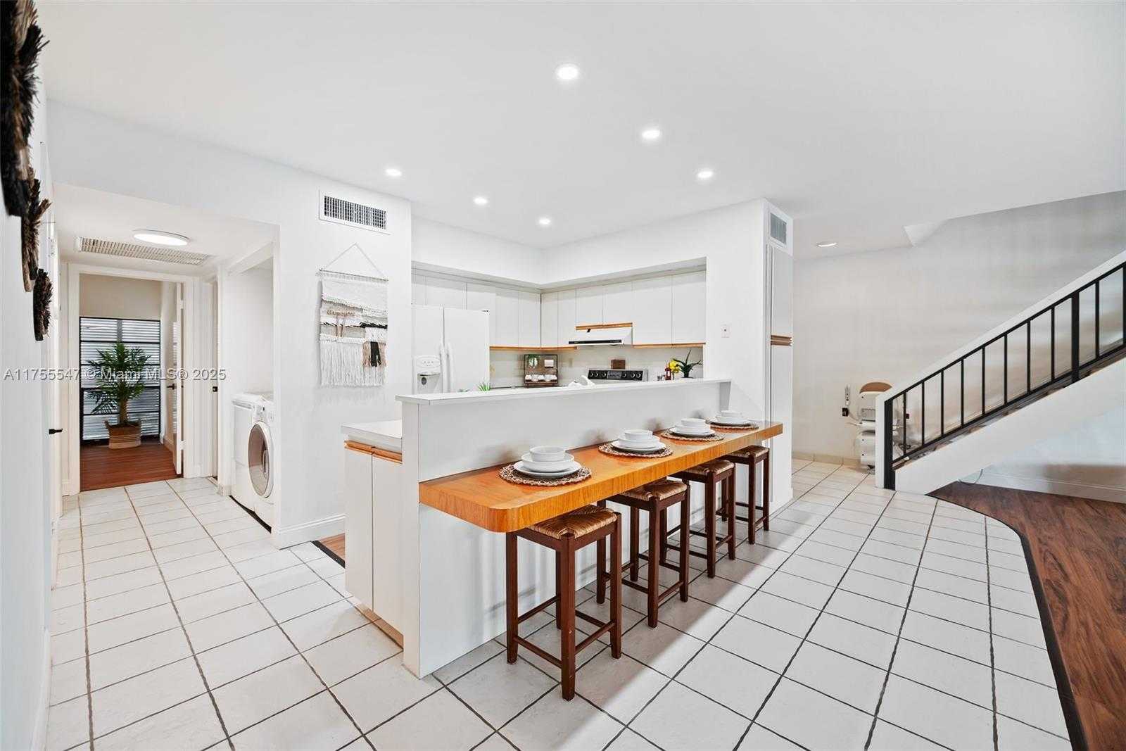 Small Image of 16408 BRIDGE END RD, Miami Lakes Number 6