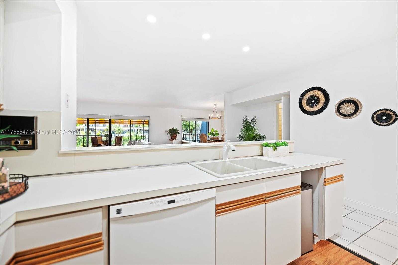 Small Image of 16408 BRIDGE END RD, Miami Lakes Number 7