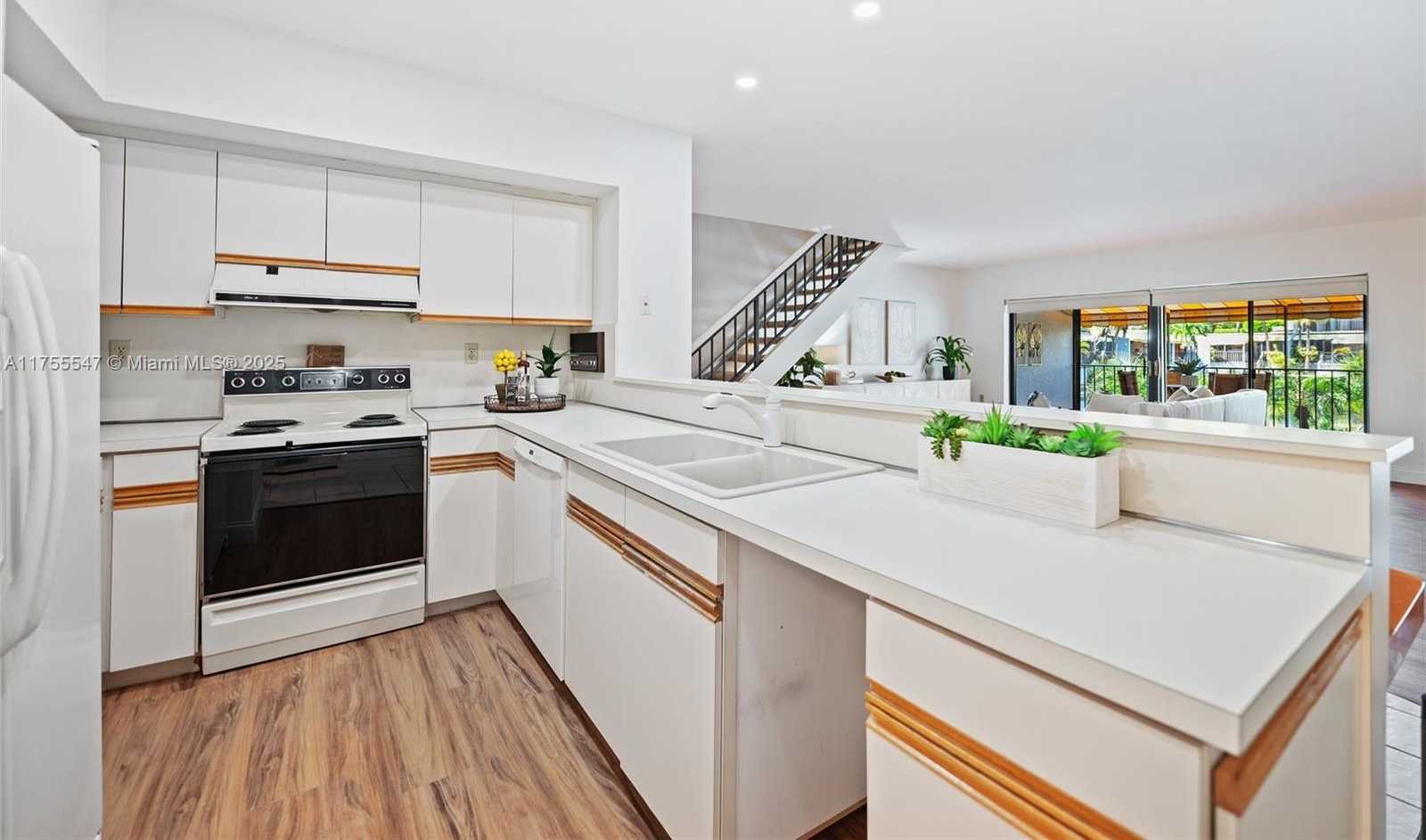 Small Image of 16408 BRIDGE END RD, Miami Lakes Number 8