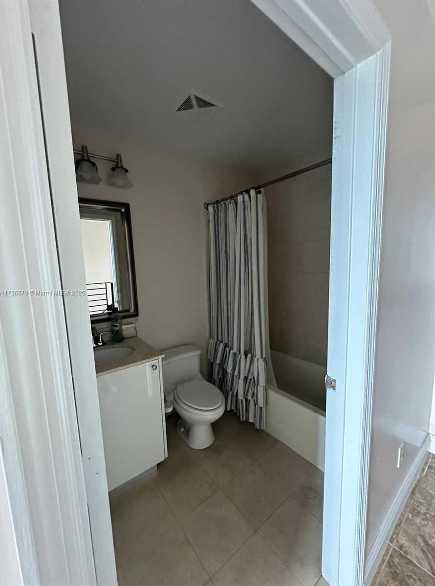 Small Image of 60 SOUTH WEST 13TH ST #1405, Miami Number 5
