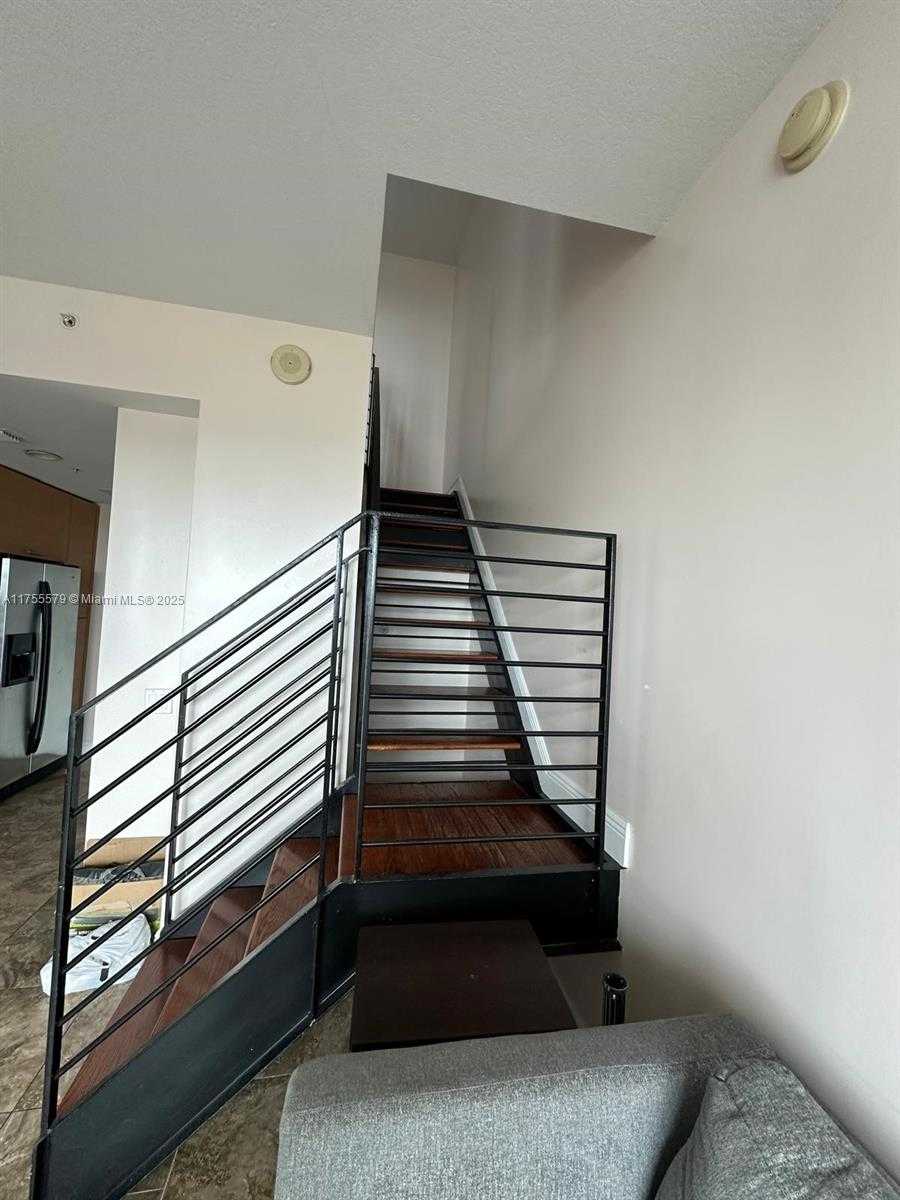 Small Image of 60 SOUTH WEST 13TH ST #1405, Miami Number 7
