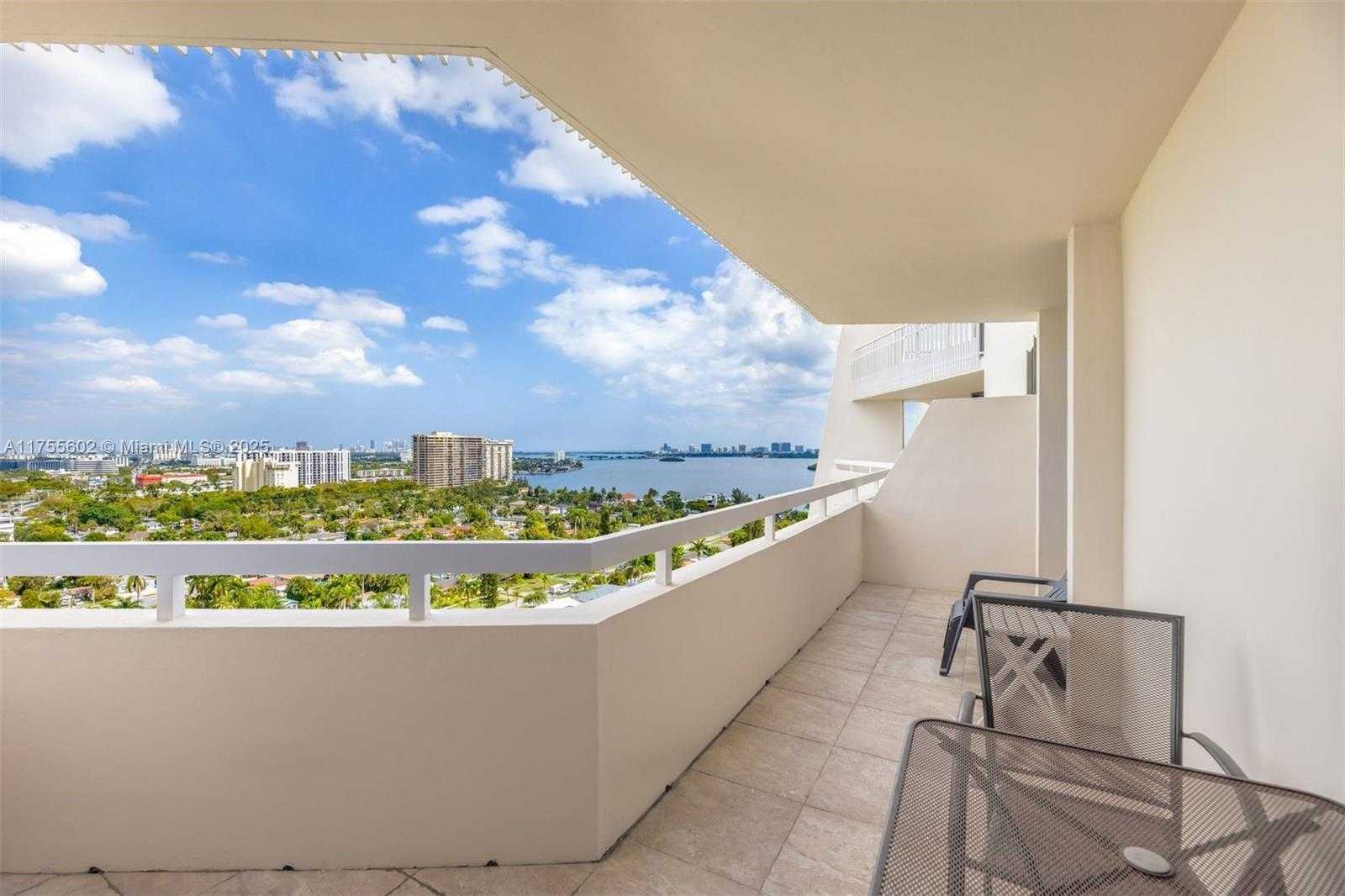 Small Image of 1000 QUAYSIDE TER #PH5, Miami Number 15