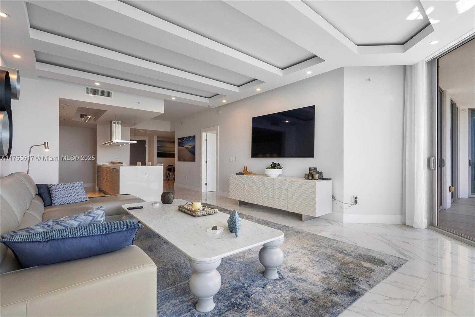 Small Image of 17111 BISCAYNE BLVD #2106, North Miami Beach Number 14