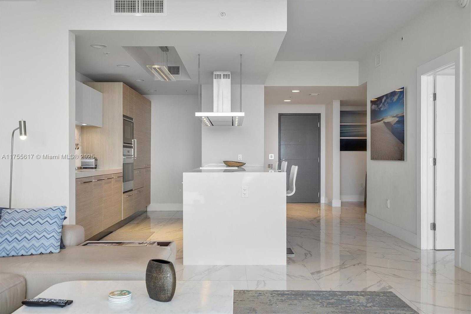 Small Image of 17111 BISCAYNE BLVD #2106, North Miami Beach Number 16