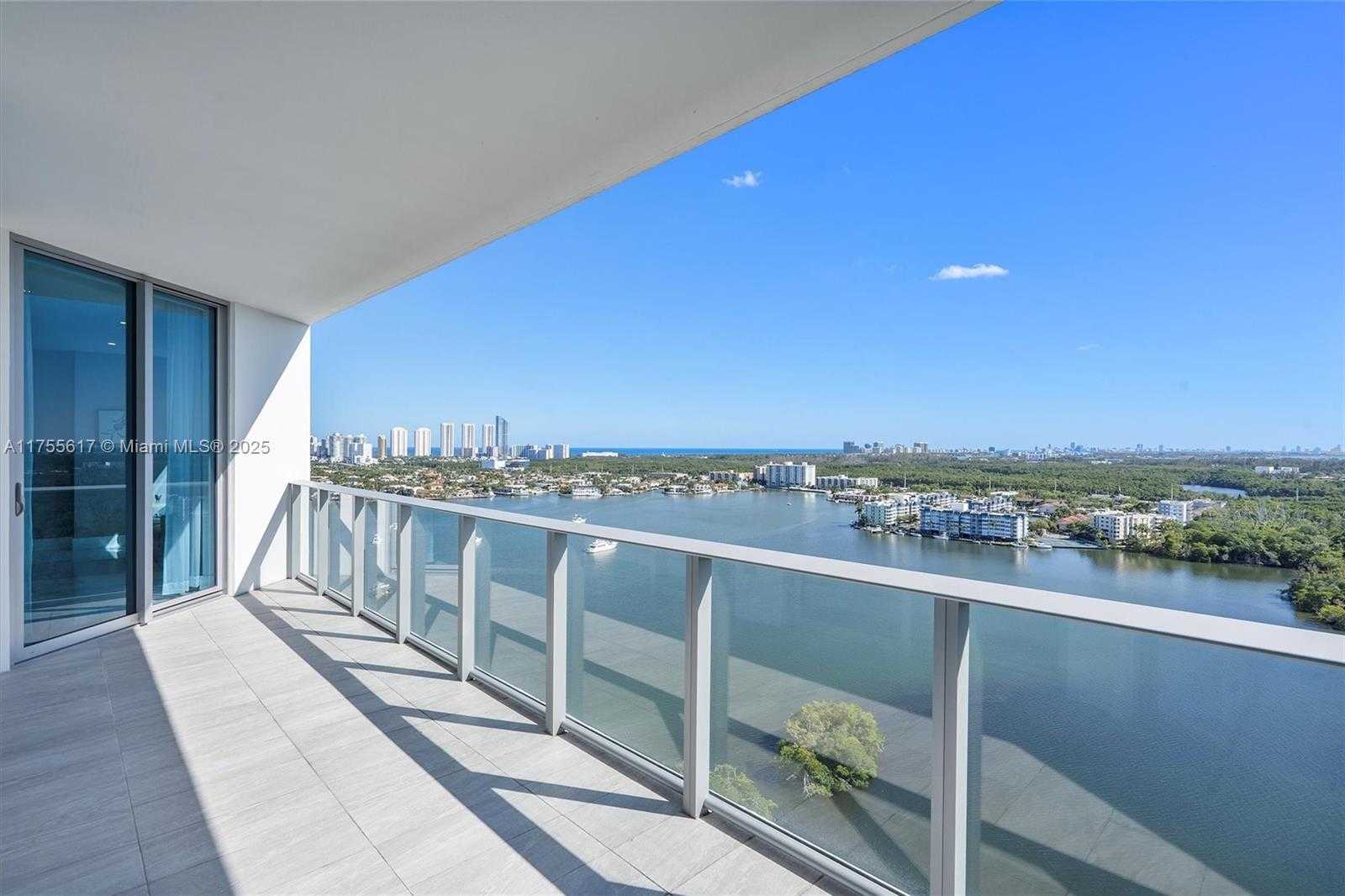 Small Image of 17111 BISCAYNE BLVD #2106, North Miami Beach Number 2