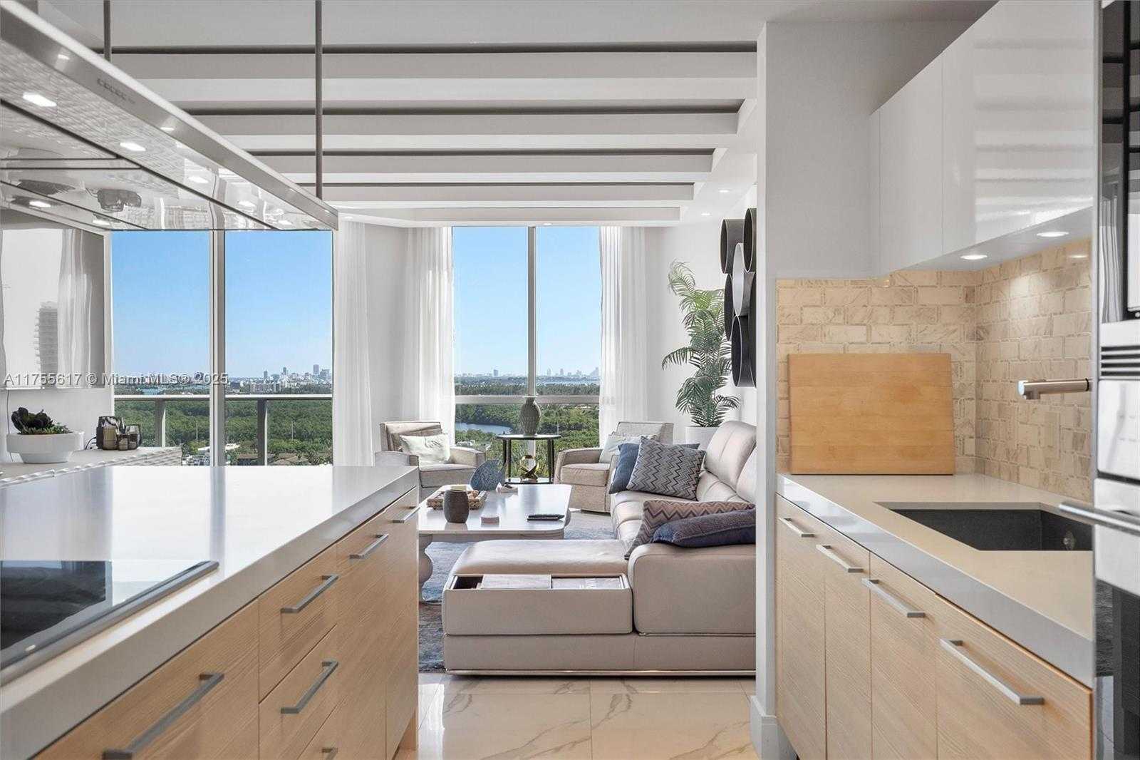 Small Image of 17111 BISCAYNE BLVD #2106, North Miami Beach Number 22