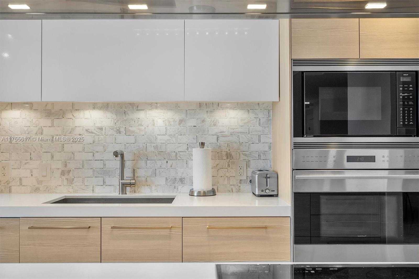 Small Image of 17111 BISCAYNE BLVD #2106, North Miami Beach Number 23