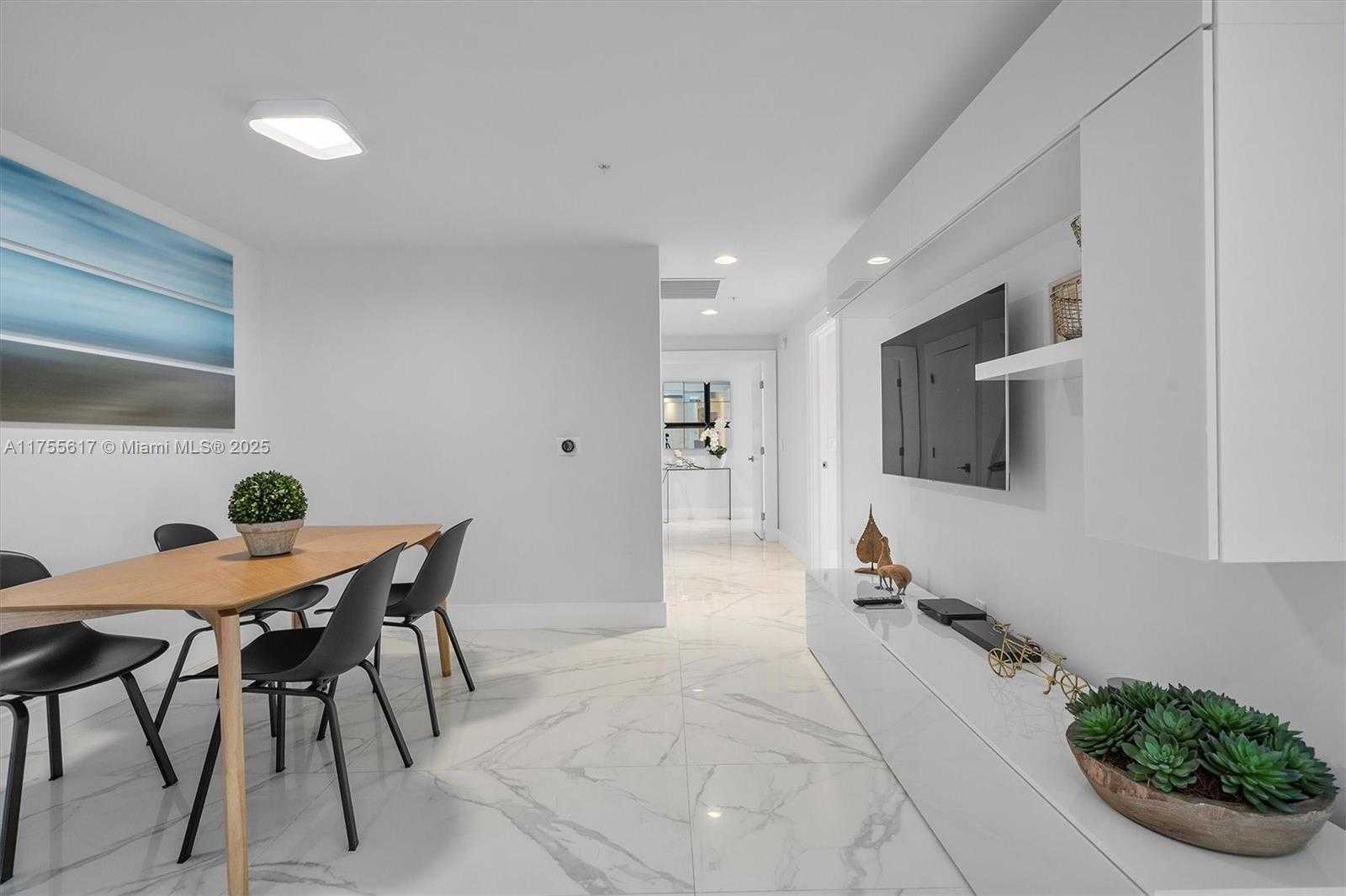 Small Image of 17111 BISCAYNE BLVD #2106, North Miami Beach Number 27