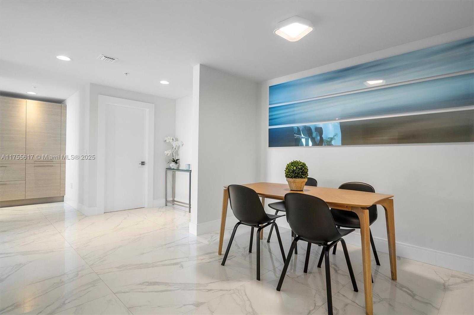 Small Image of 17111 BISCAYNE BLVD #2106, North Miami Beach Number 28