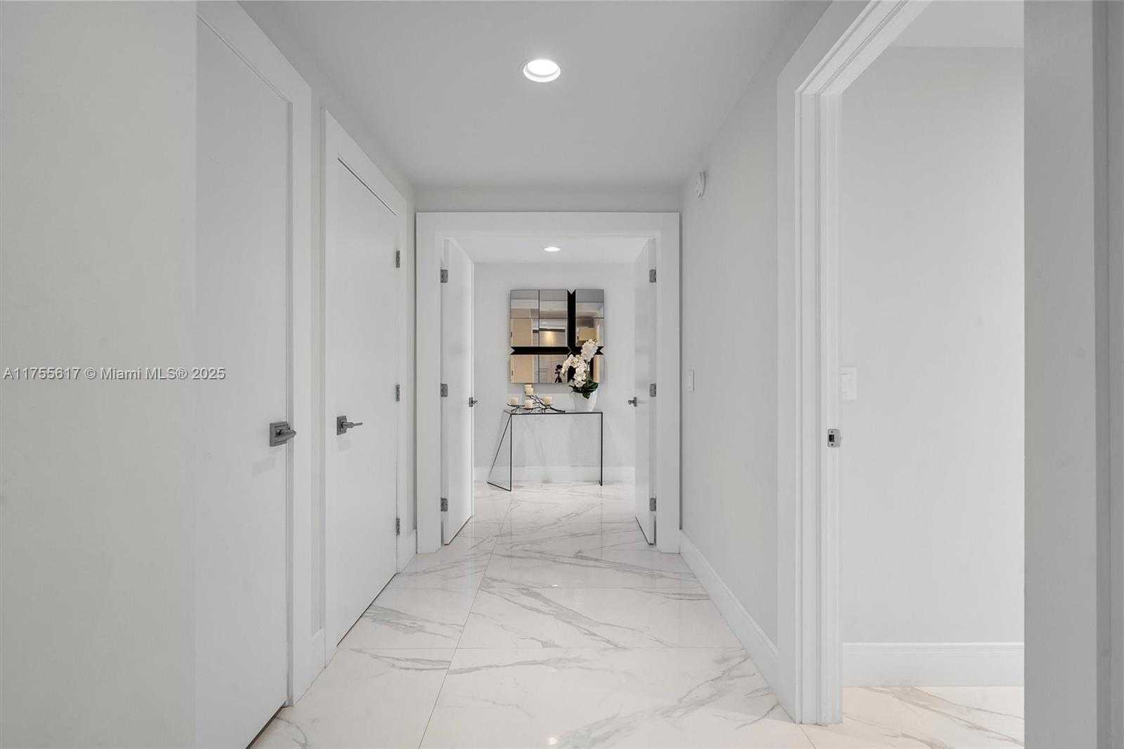 Small Image of 17111 BISCAYNE BLVD #2106, North Miami Beach Number 29