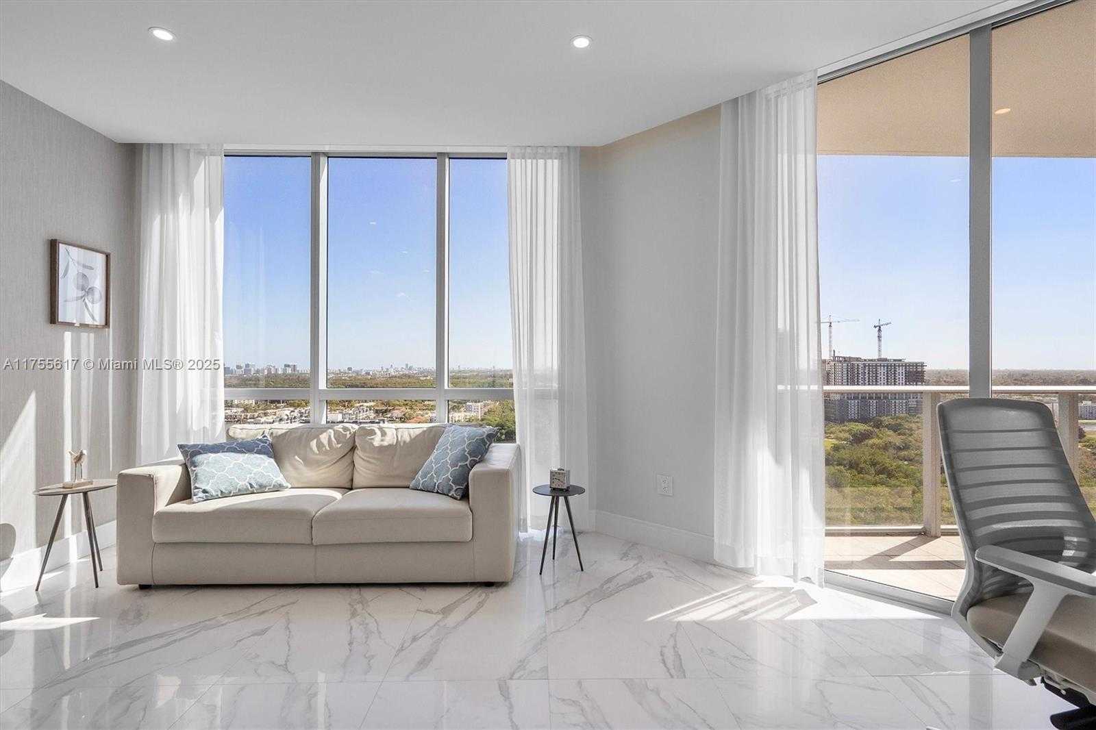 Small Image of 17111 BISCAYNE BLVD #2106, North Miami Beach Number 37